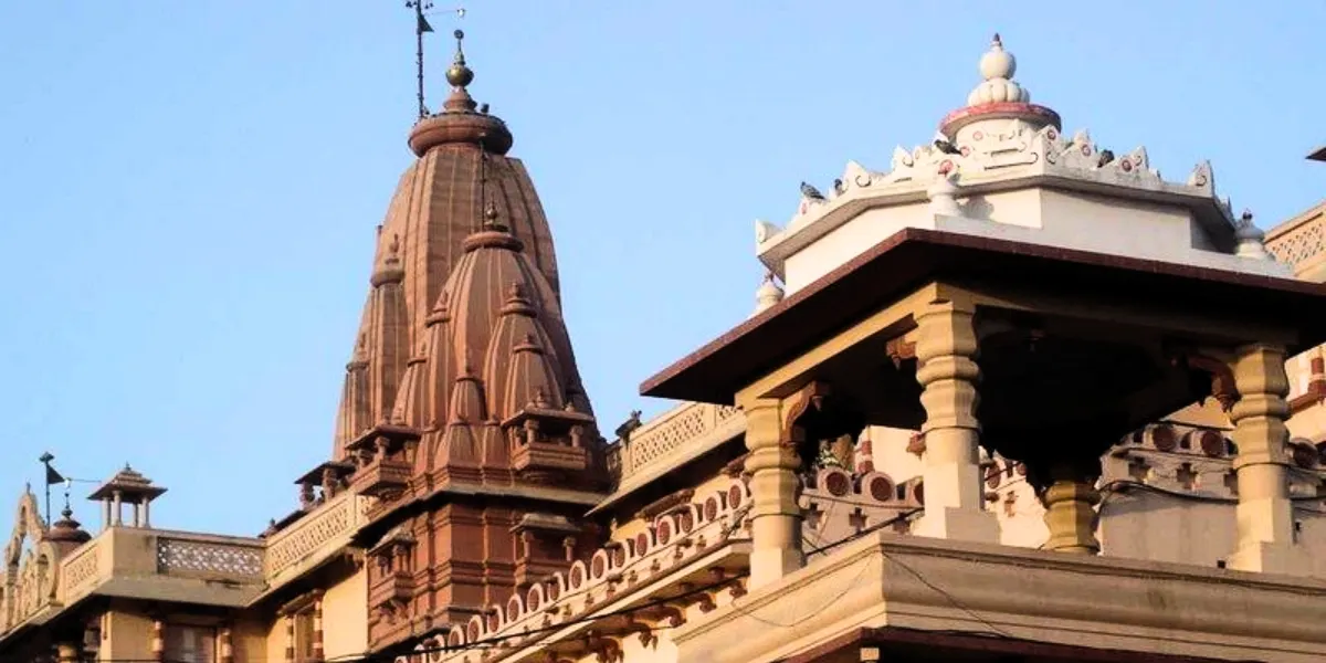 Krishna Janmabhoomi Temple Mathura Krishna Janmabhoomi Temple Mathura sacred courtyard view