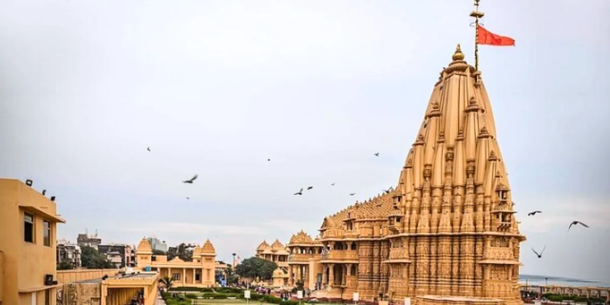 Dwarkadhish Temple Dwarka Gujarat Dwarkadhish Temple Dwarka Gujarat facade and tower