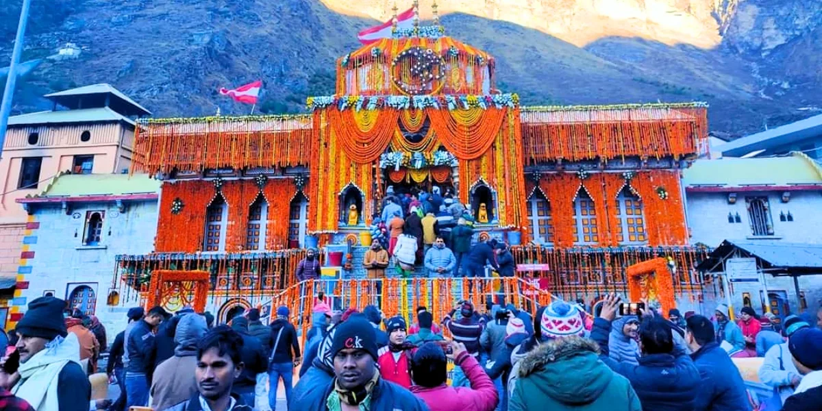 Pilgrims visiting Badrinath Temple for darshan