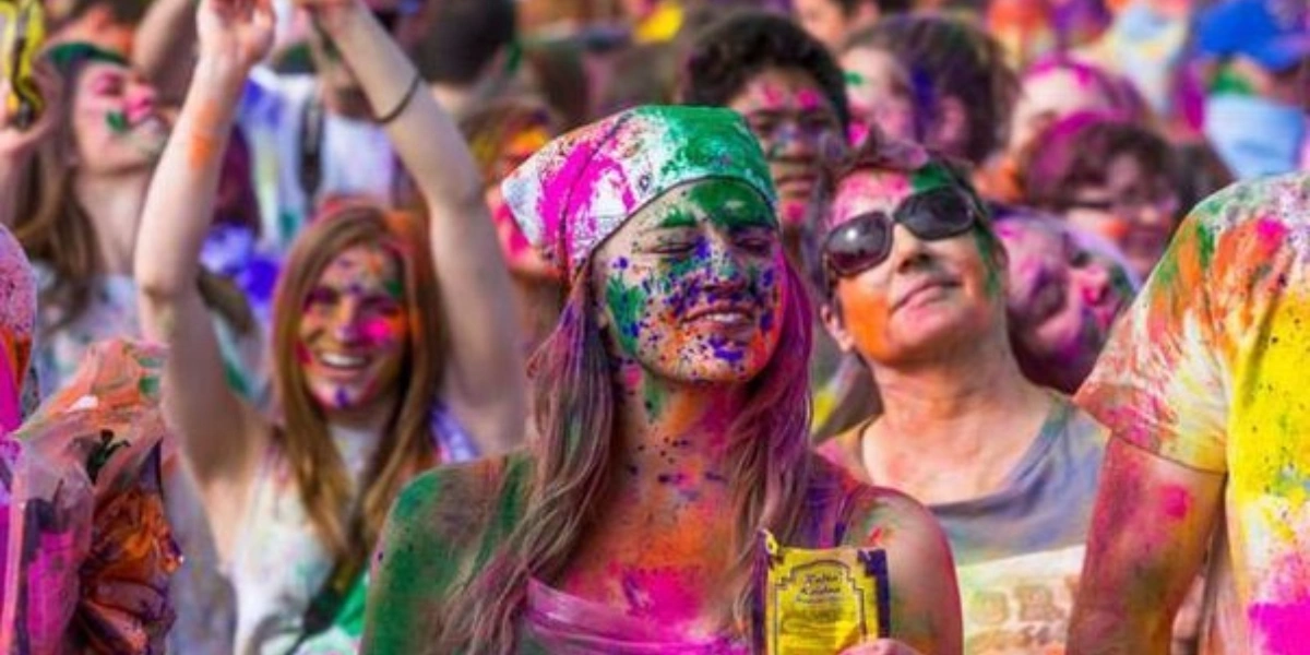 Pushkar Holi Street Celebration 2026 Backpackers and locals celebrating Holi 2026 in Pushkar streets